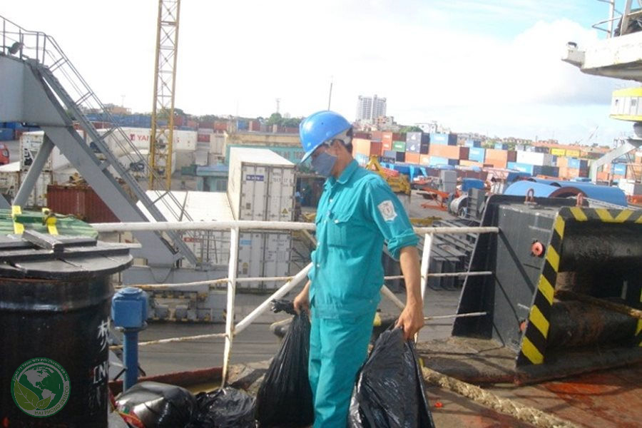 Thu gom, xử lý chất thải tàu biển, cảng biển